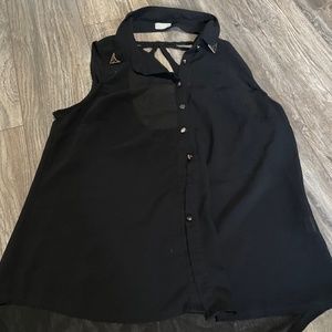 Sleeveless dress shirt